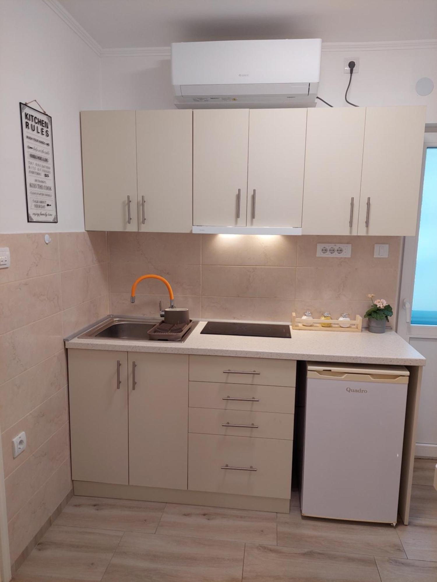 סובוטיקה Street Apartment מראה חיצוני תמונה