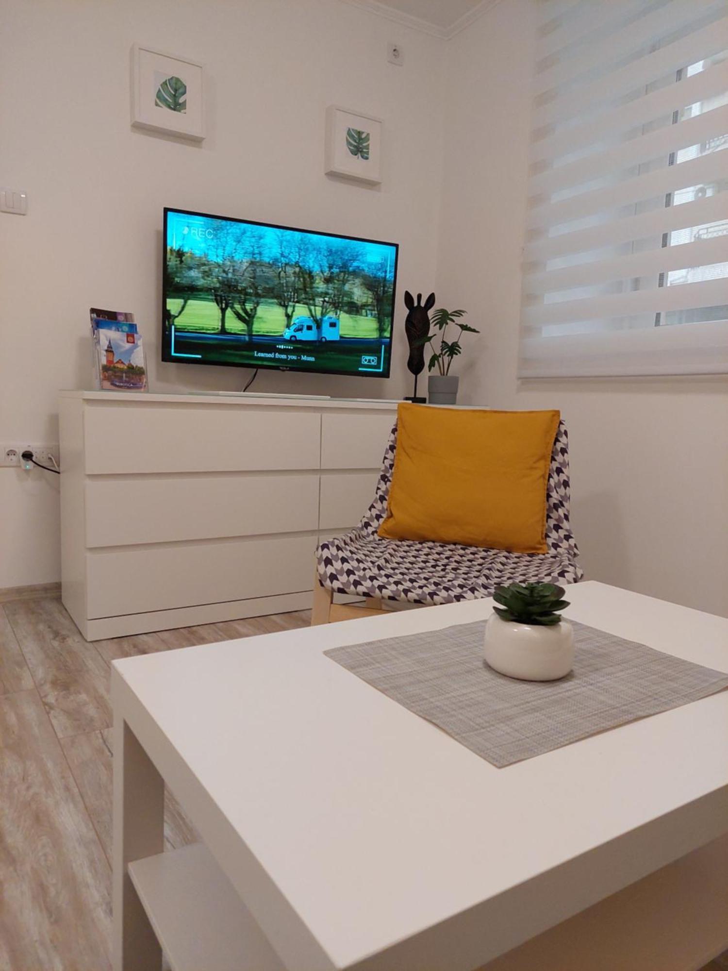 סובוטיקה Street Apartment מראה חיצוני תמונה